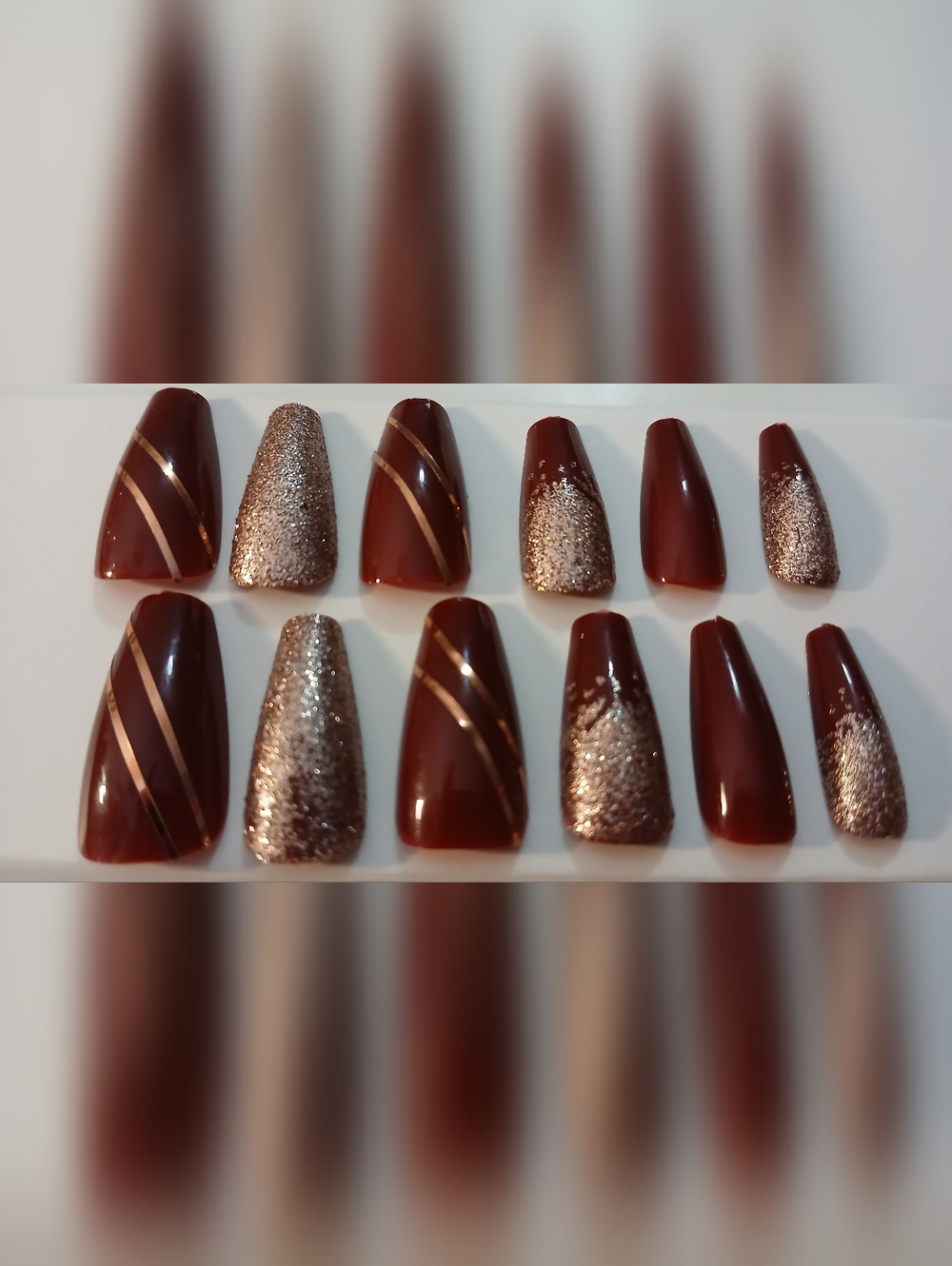 NWT Set of 12 Burgundy & Rose Gold Glitter Press-On Nail Set.